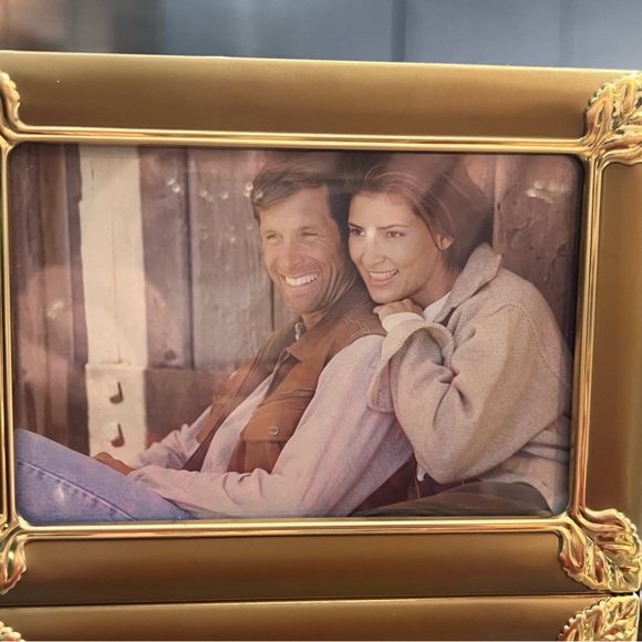 Gold Multi-Photo Frame - Picture 2 of 3